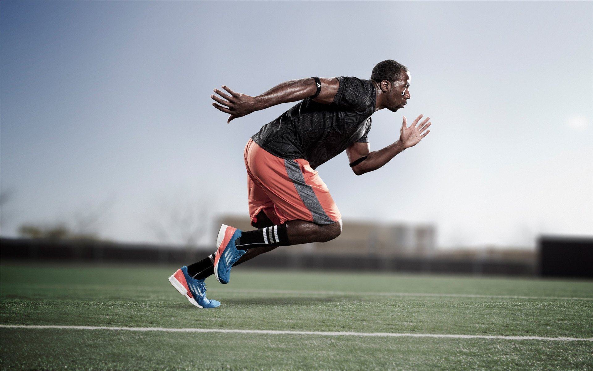 中超联赛第15轮，上海海港3-1逆转北京国安，武磊梅开二度领跑射手榜